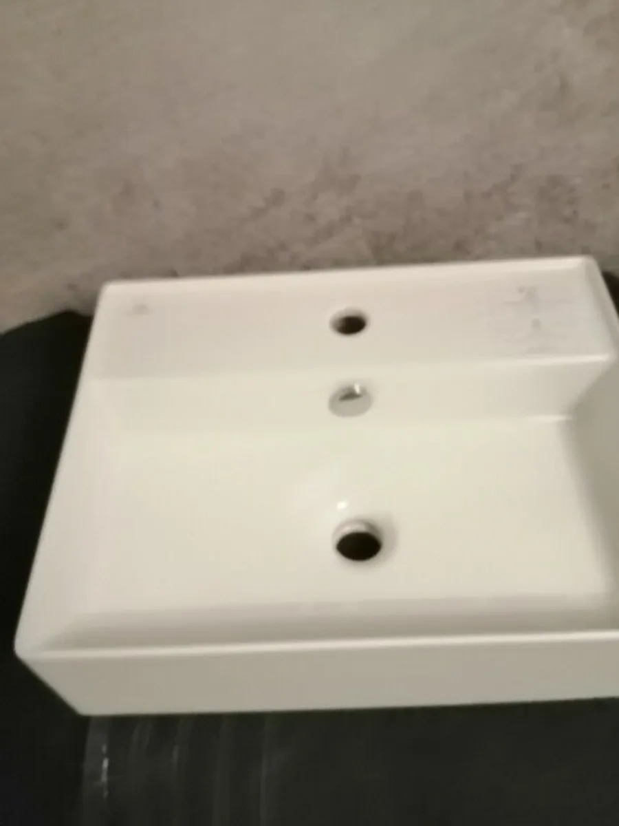 bathroom sink. - Image 3