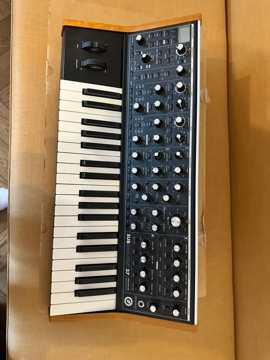 Moog Sub 37 - Image 3