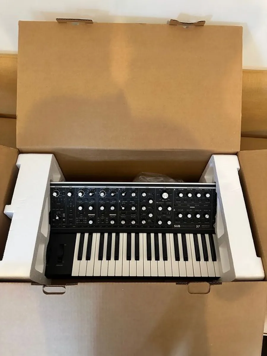 Moog Sub 37 - Image 4