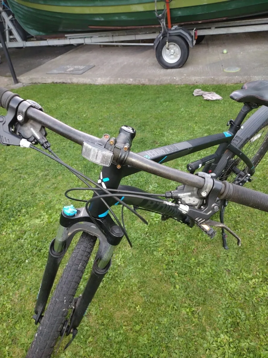 Rockrider 520 mountain bike - Image 1