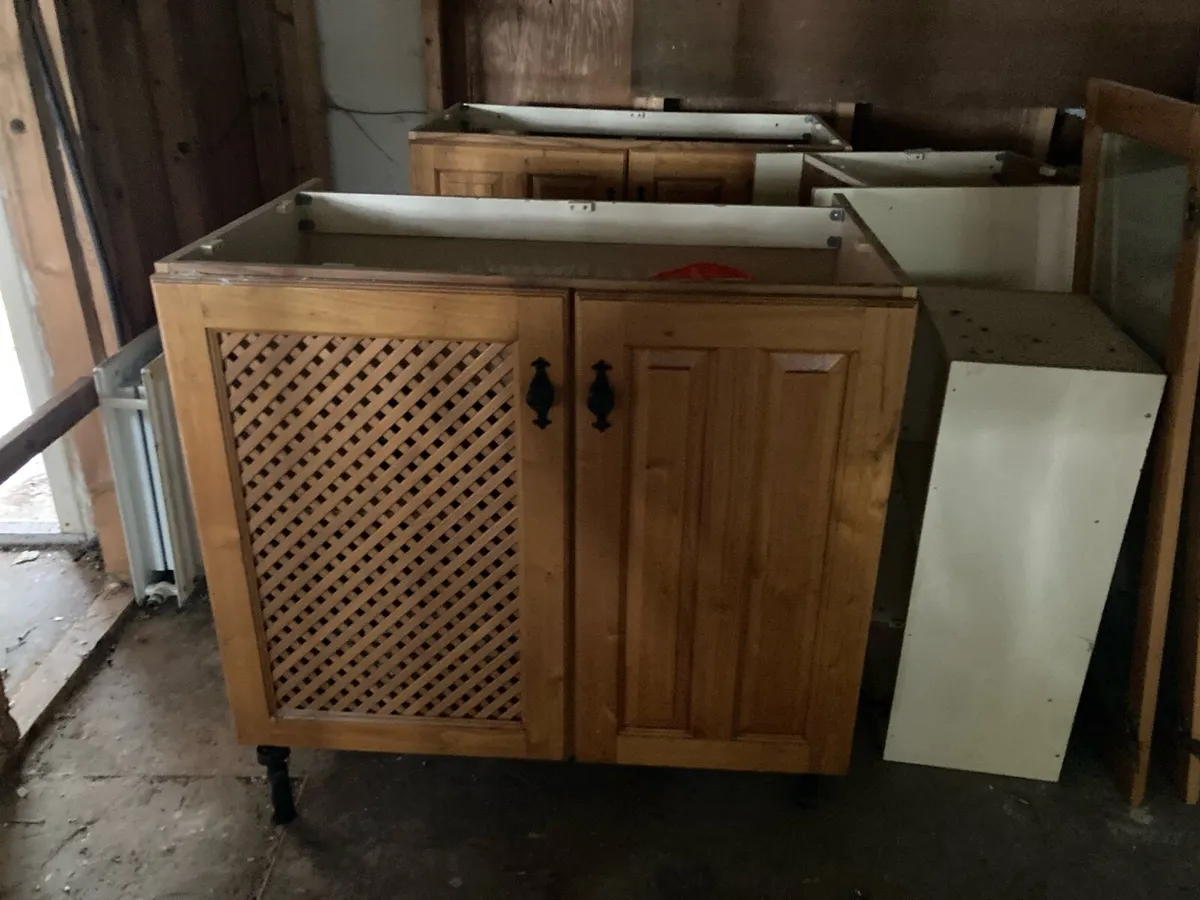 Kitchen cabinets - Image 4