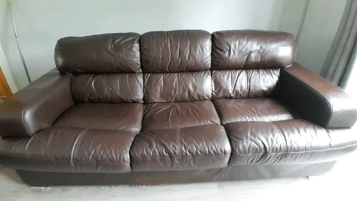 Second hand 3+2 suite of furniture - Image 2