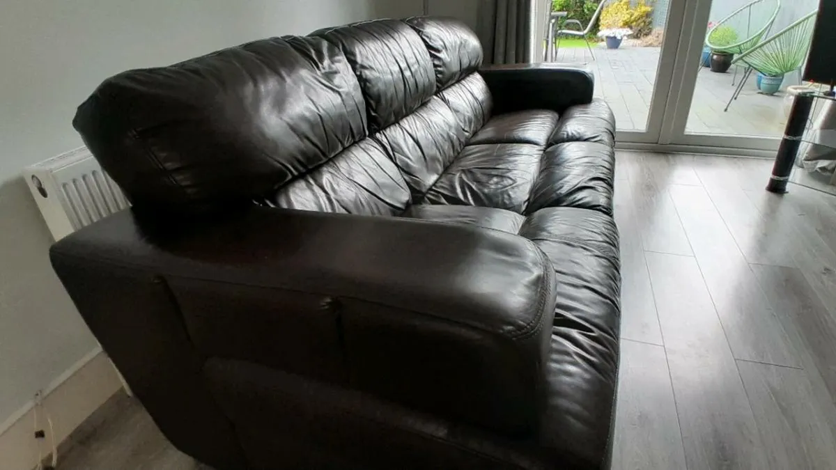 Second hand 3+2 suite of furniture - Image 3