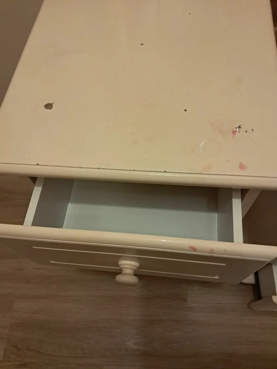 Two bedside lockers - Image 2