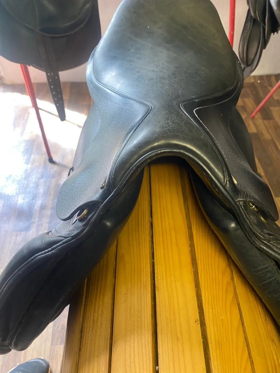 Eric Thomas black Leather jumping saddle - Image 3