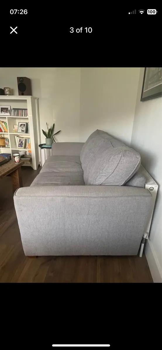 Very comfy grey couch - Image 4