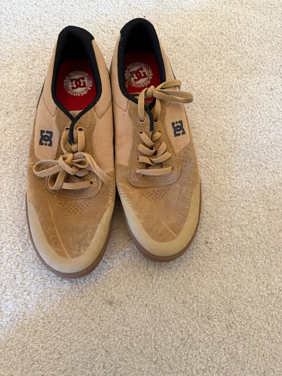 Brown Skateboard Style DC Shoes 8.5 - Image 3