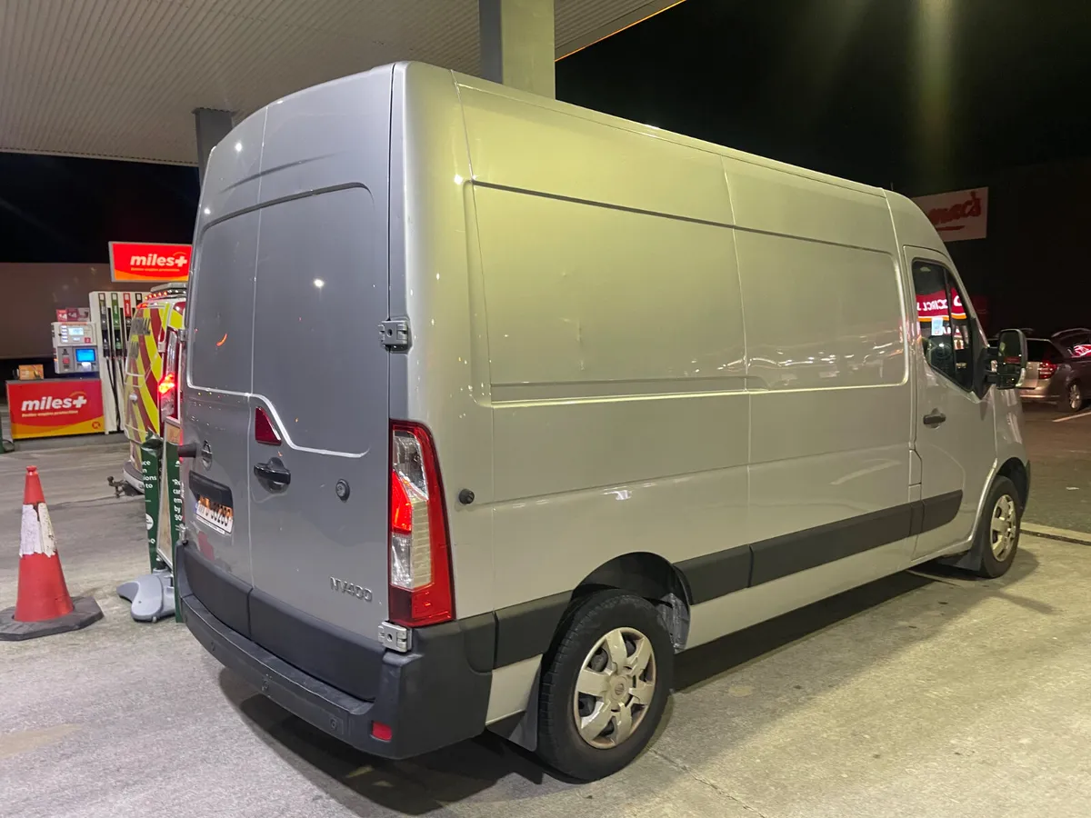 Nissan NV400 2017 - Image 2