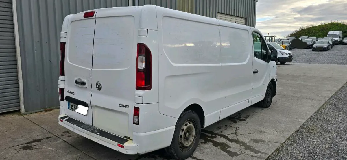 152 VAUXHALL VIVARO - Image 3