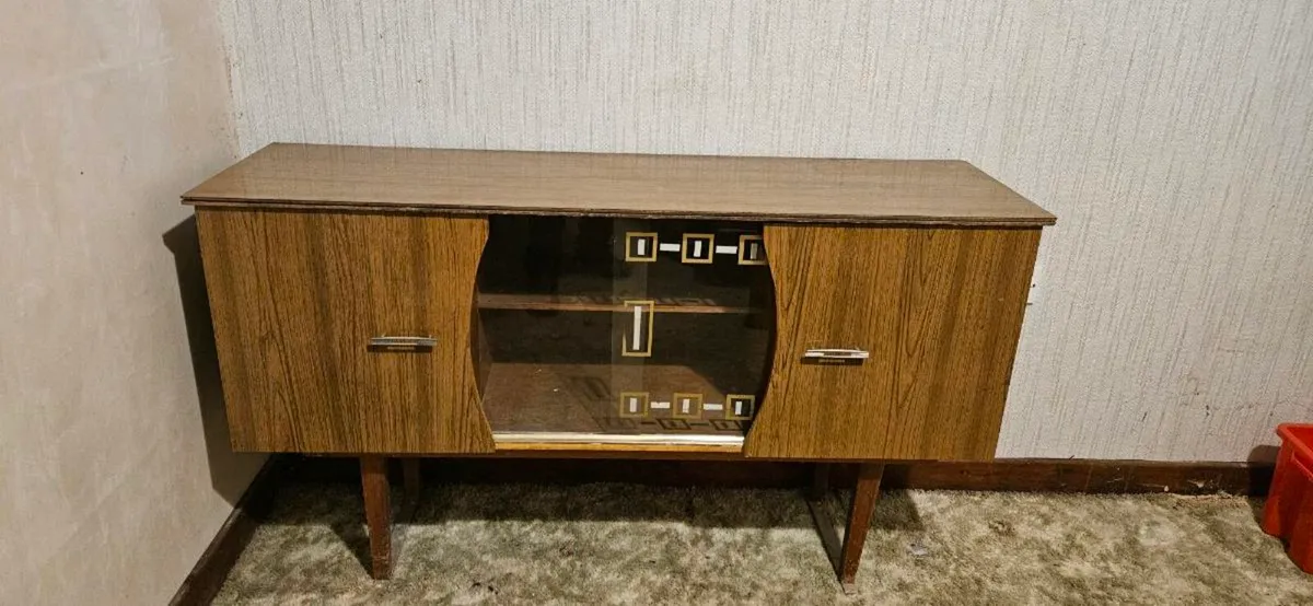 Side board - Image 1