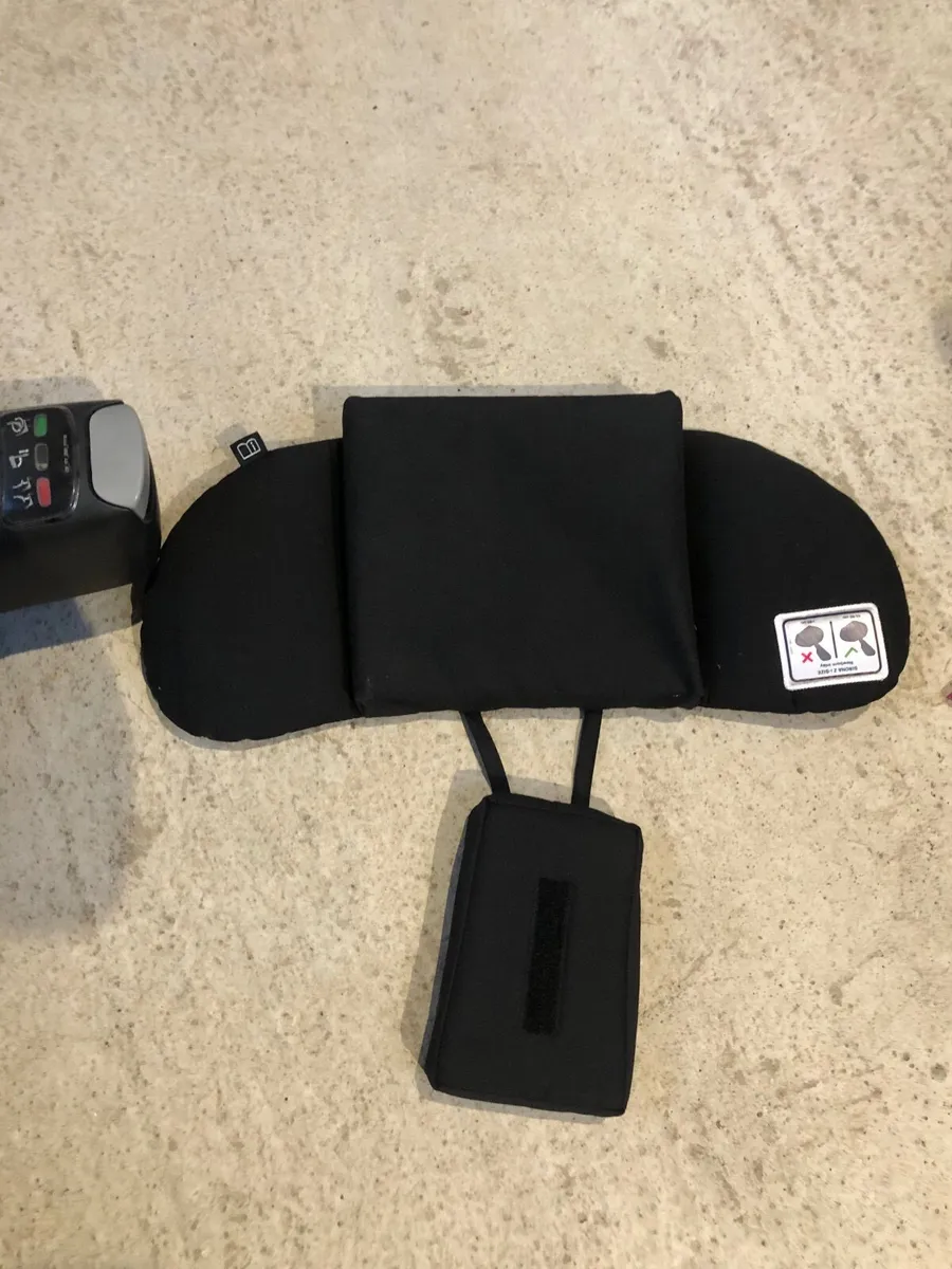 Cybex cloud z car seat and base - Image 3