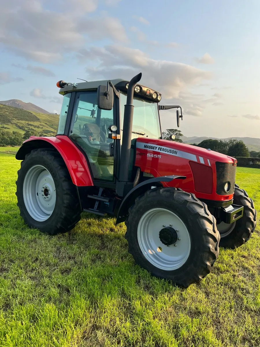 Massey Ferguson MF 5455 Tier 3 Dyna-4 4WD - Image 3