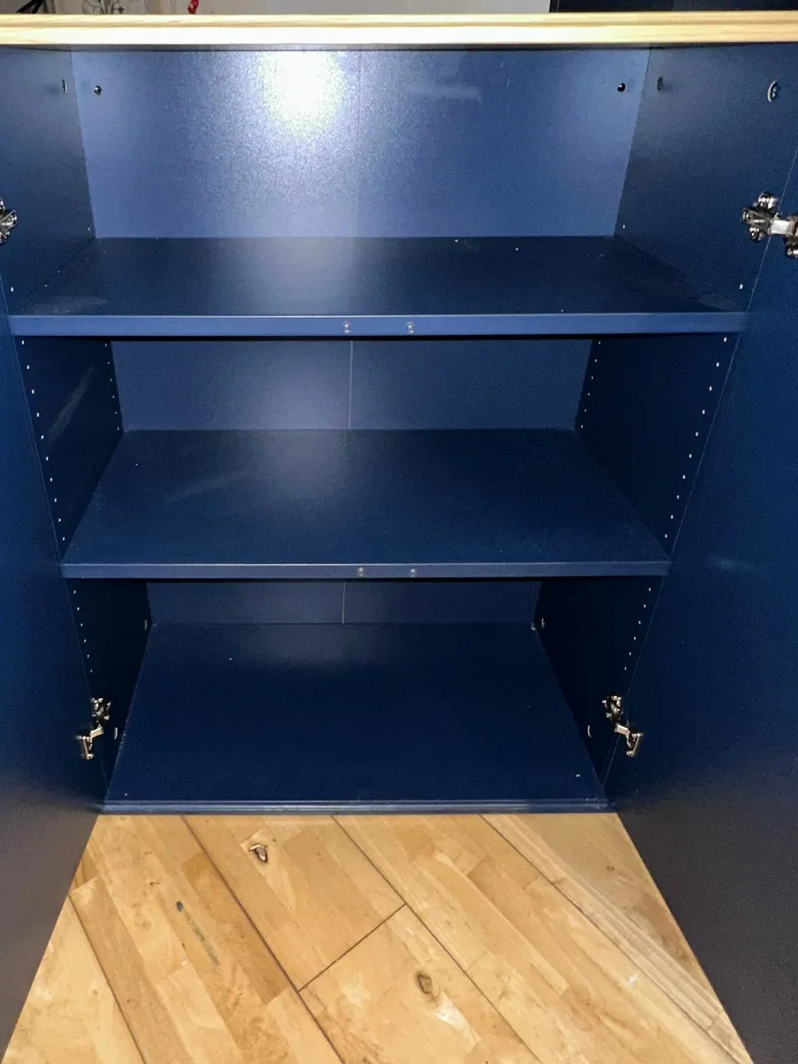 Cabinet with doors - Image 2