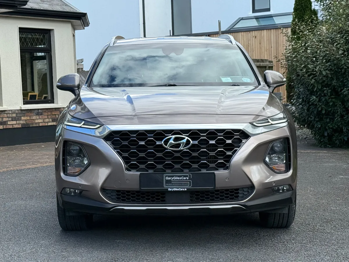 Stunning 191 Hyundai Santa Fe Exec Plus! - Image 2