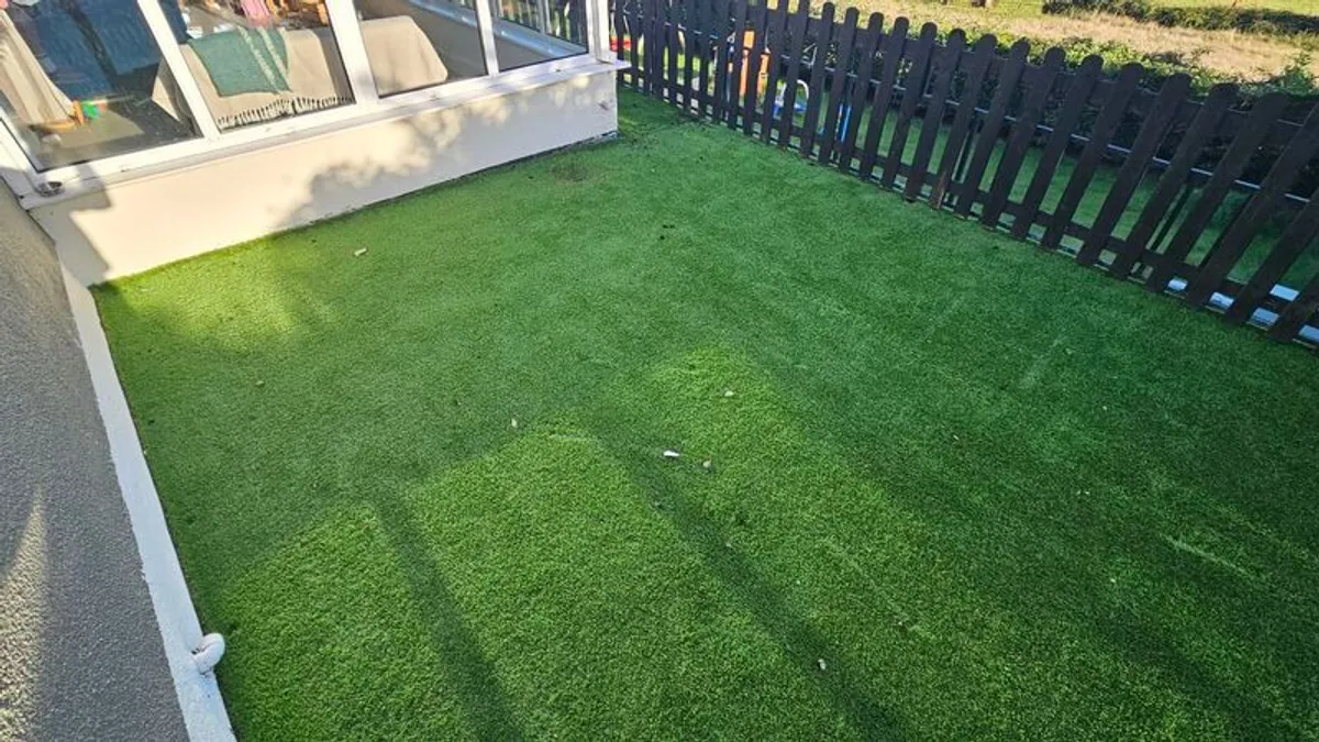 Artificial Grass (30mm) circa 35sqm - Image 4