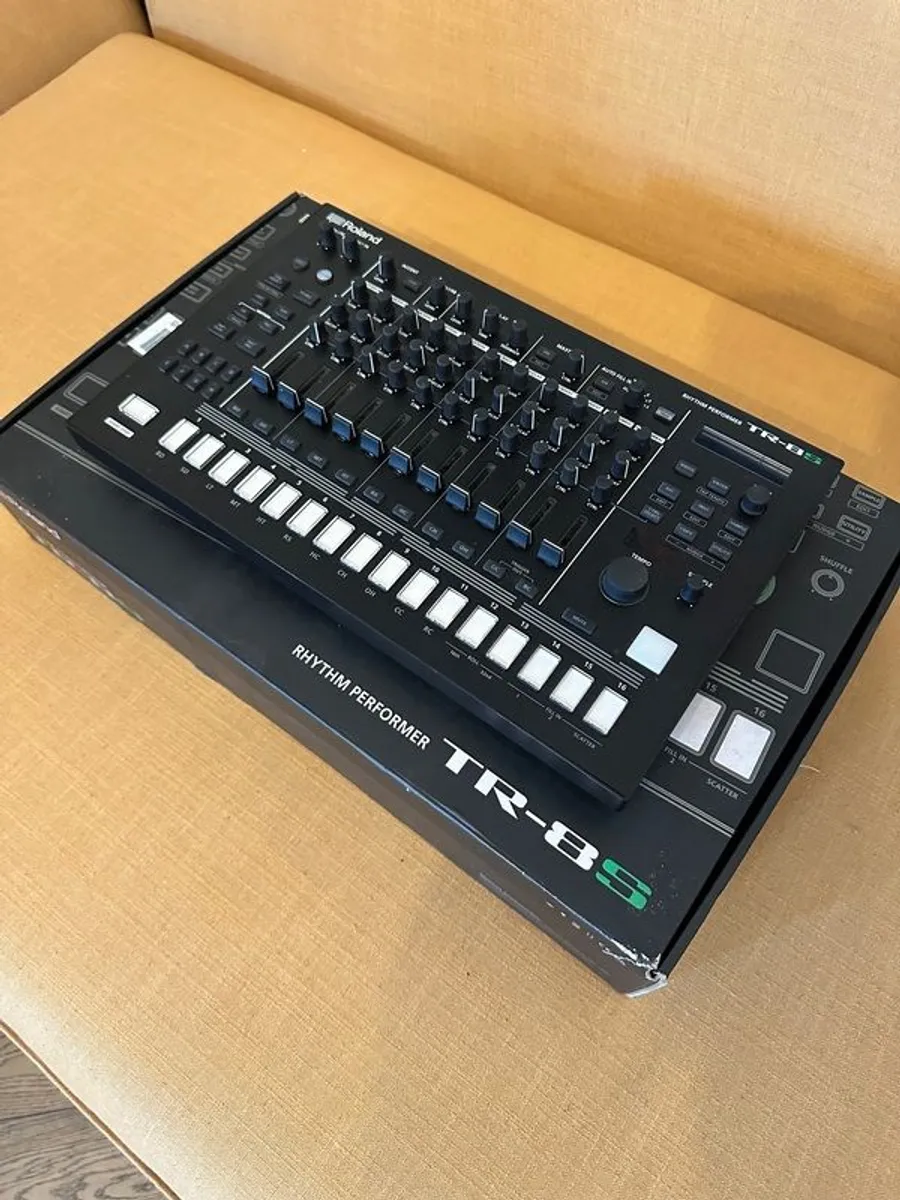 Roland TR8S - Image 1