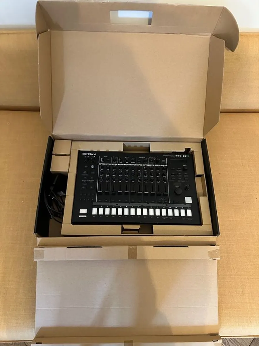 Roland TR8S - Image 3