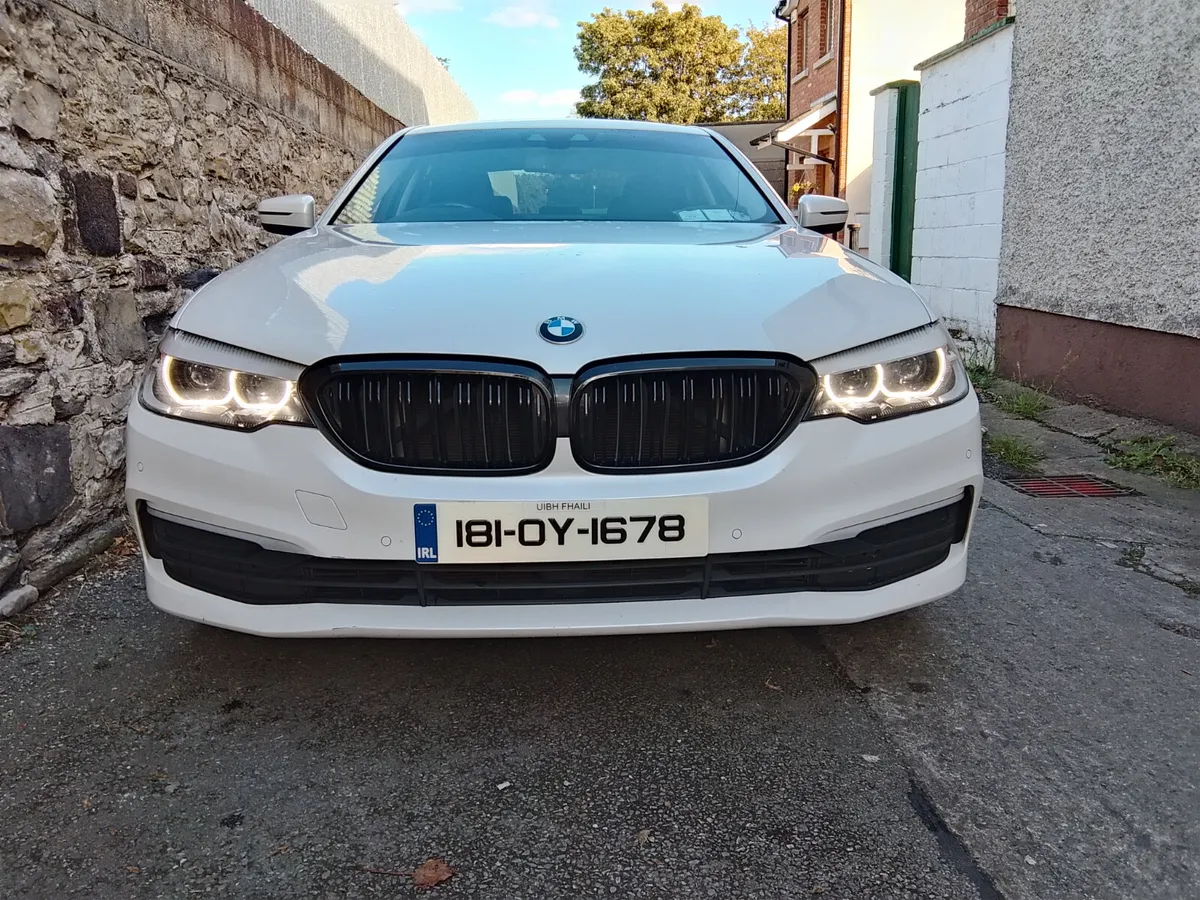 BMW 5-Series 2018 Hybrid - Image 2