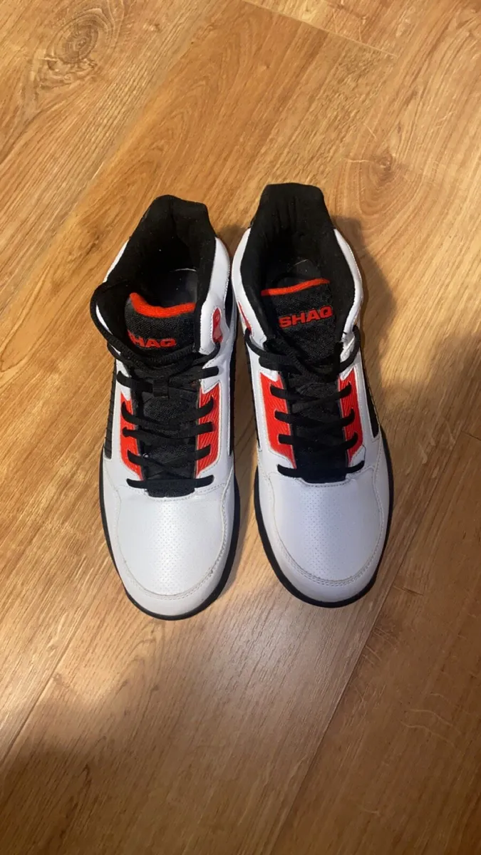 Basketball shoes - Image 3