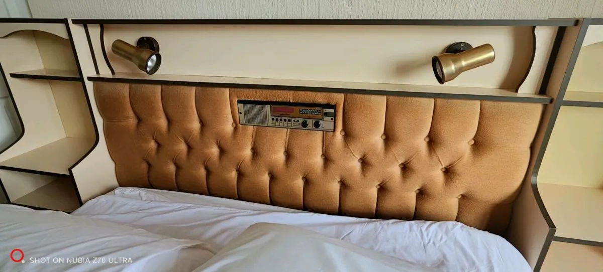 Antique headboard - Image 2