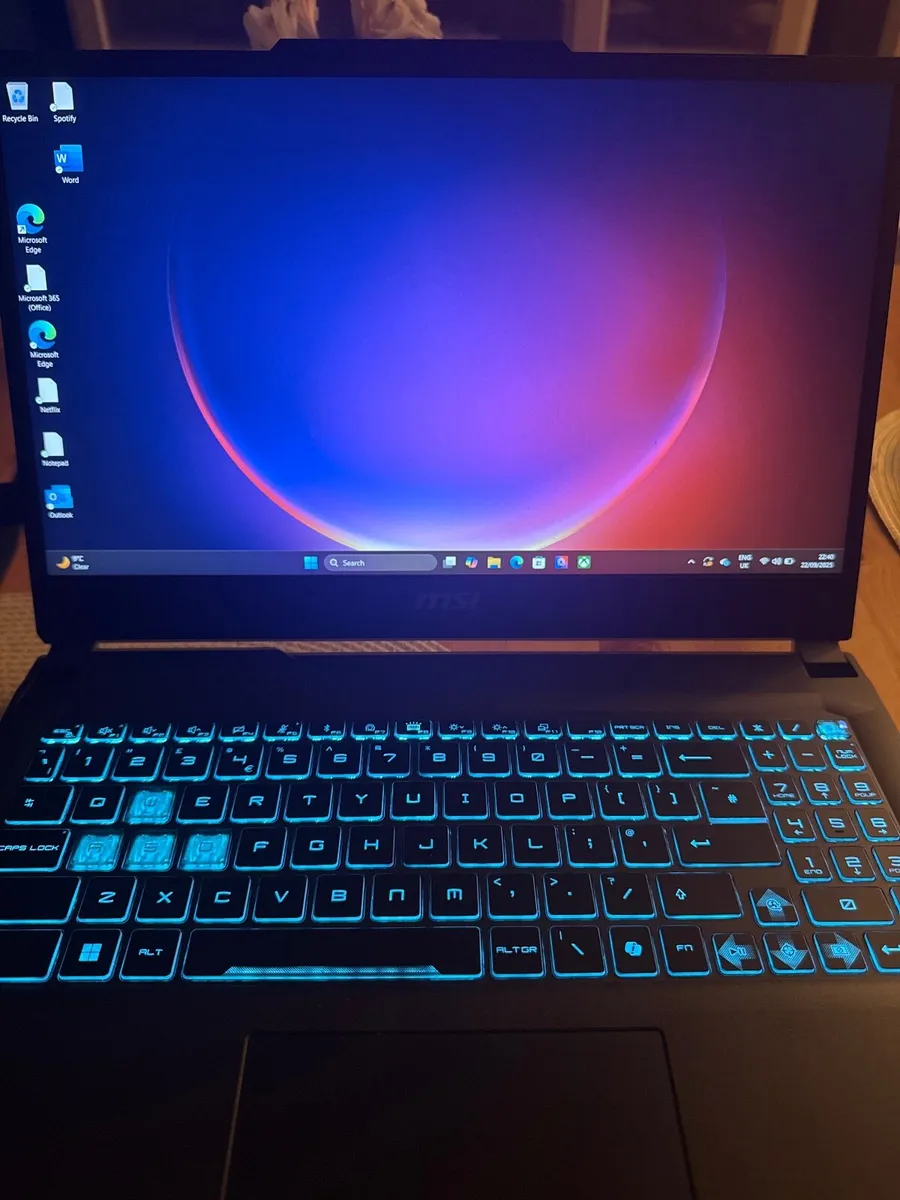 MSI CYBORG GAMING LAPTOP - Image 2