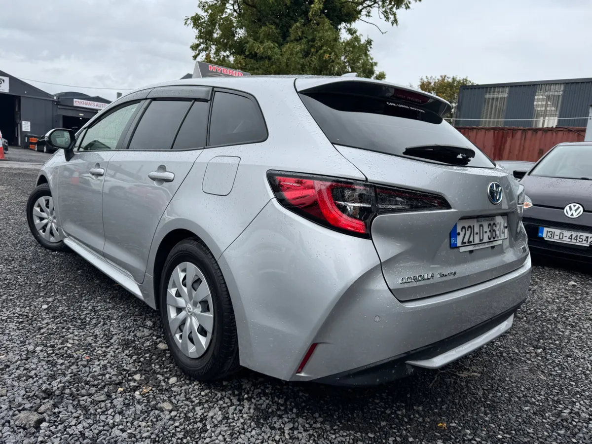 Toyota Corolla Hybrid Automatic - Image 3