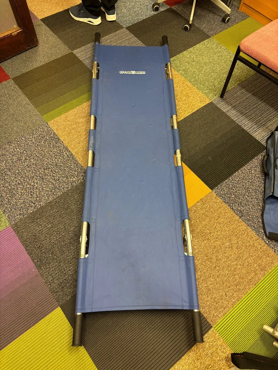Folding stretcher