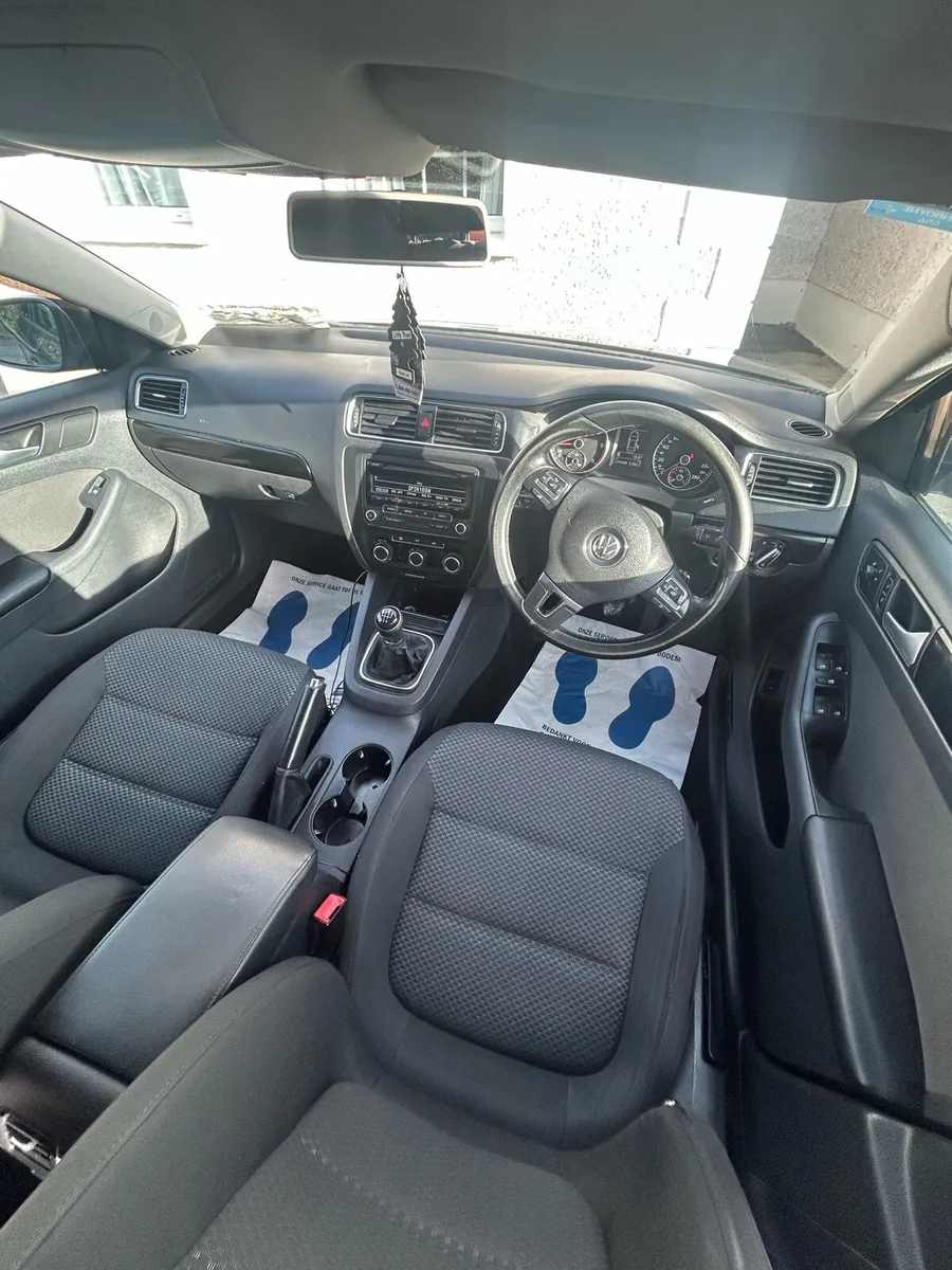 Volkswagen Jetta - Image 3