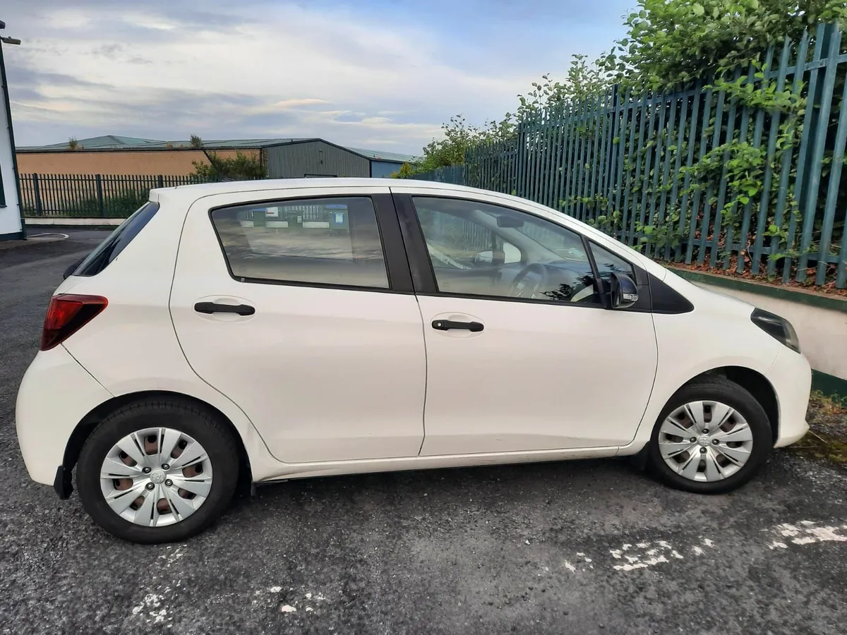 Toyota Yaris 2016 - Image 2