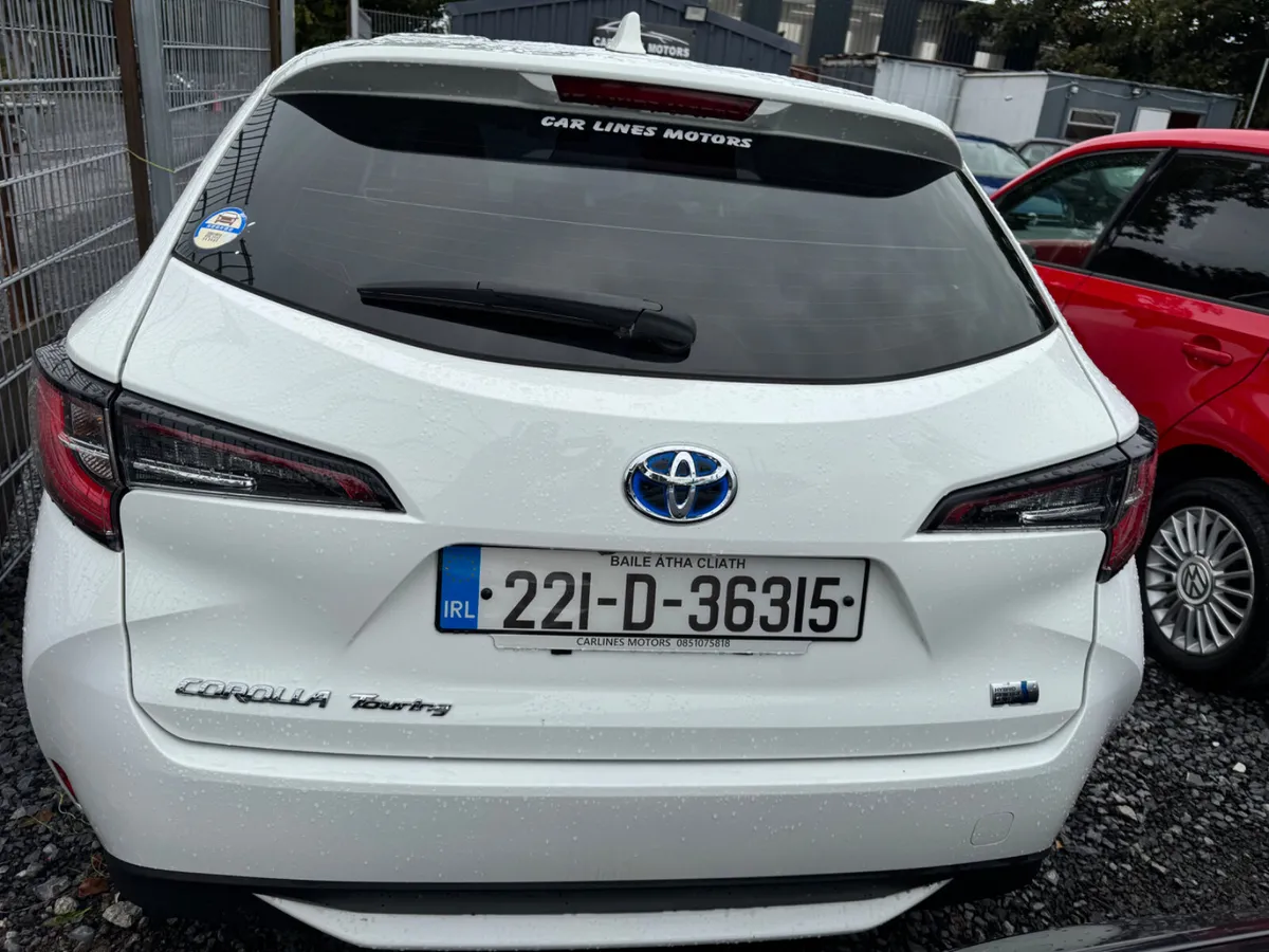 Toyota Corolla Hybrid Automatic - Image 4