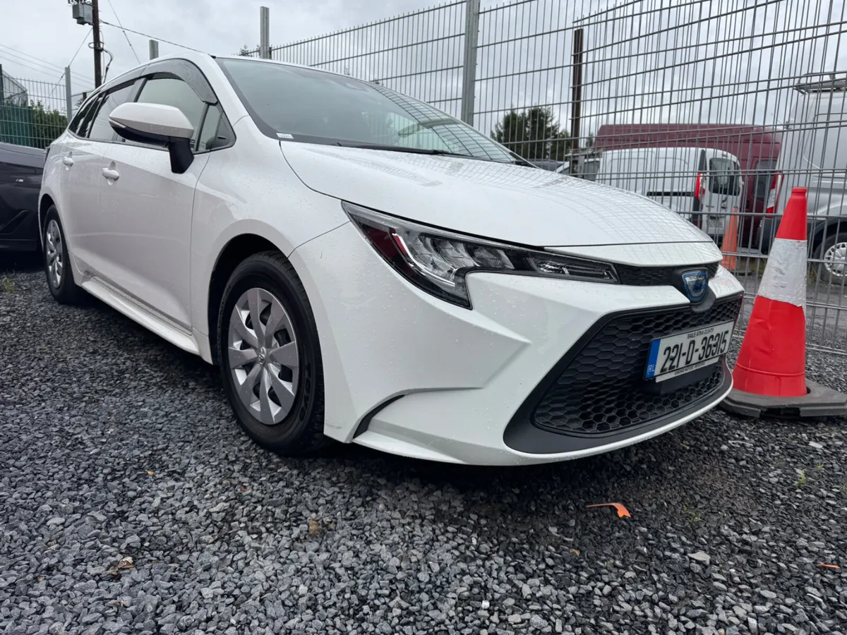 Toyota Corolla Hybrid Automatic - Image 2