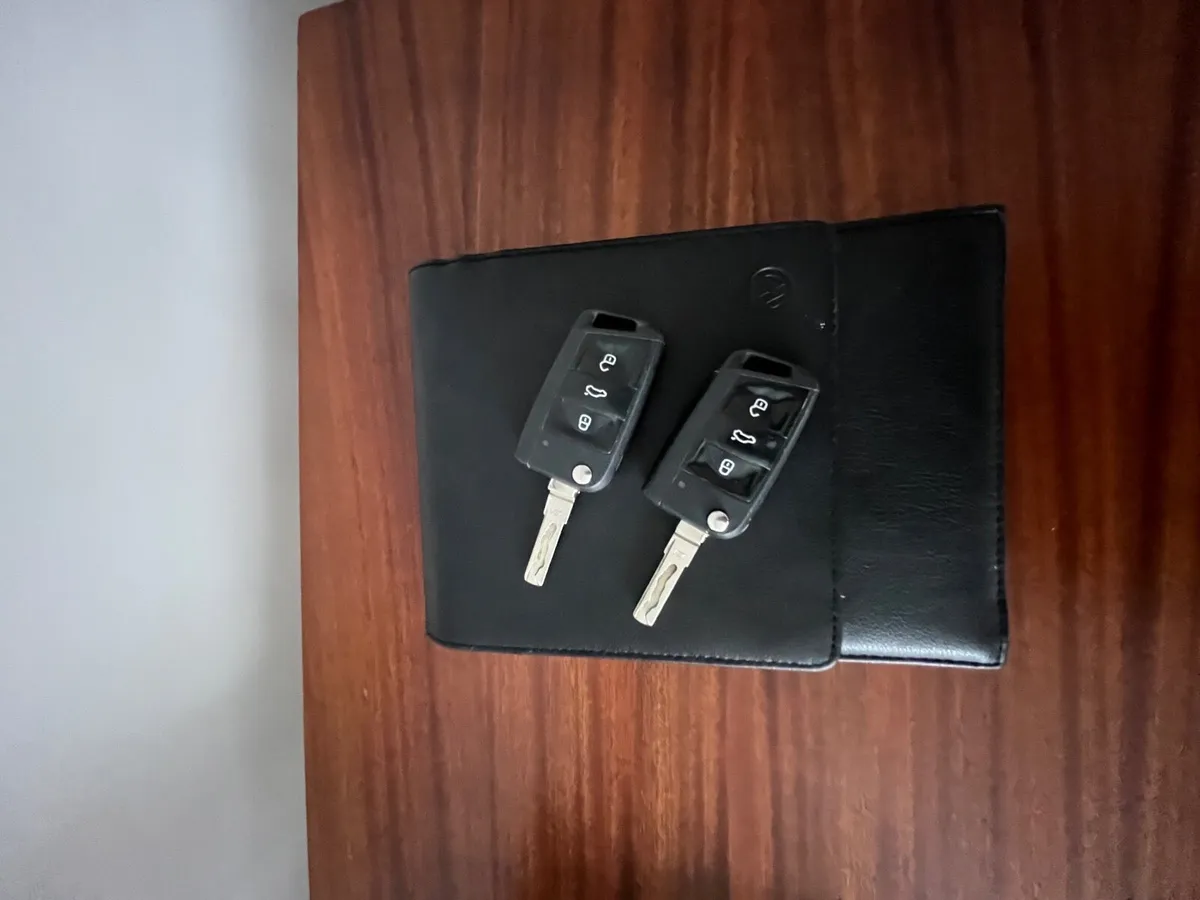 Volkswagen Golf 2015 - Image 2