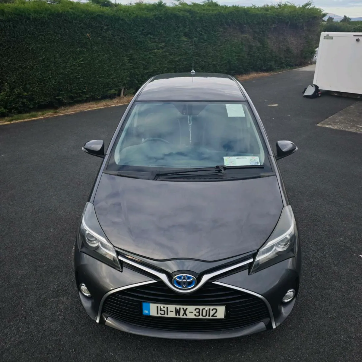 Toyota Yaris Hybrid Luxury Trim - Image 4