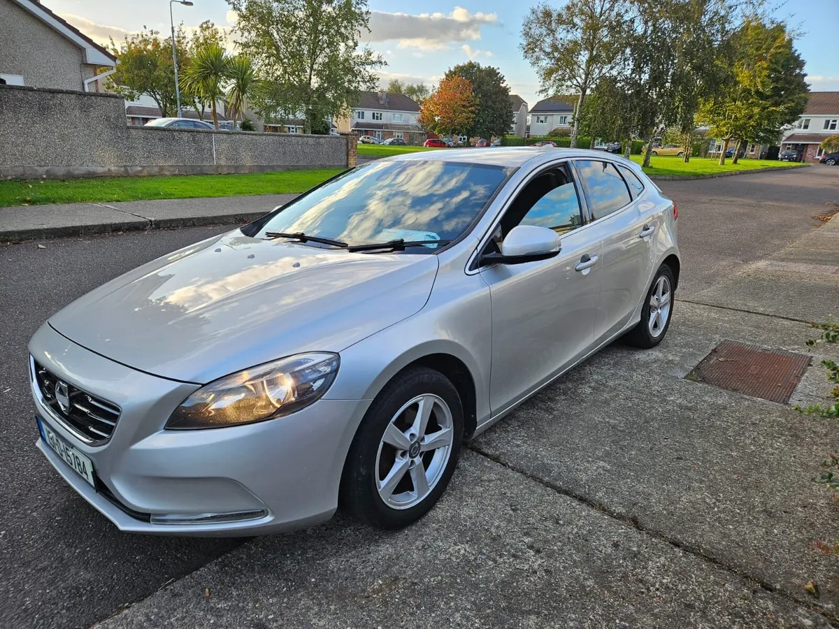 V40 - Image 4