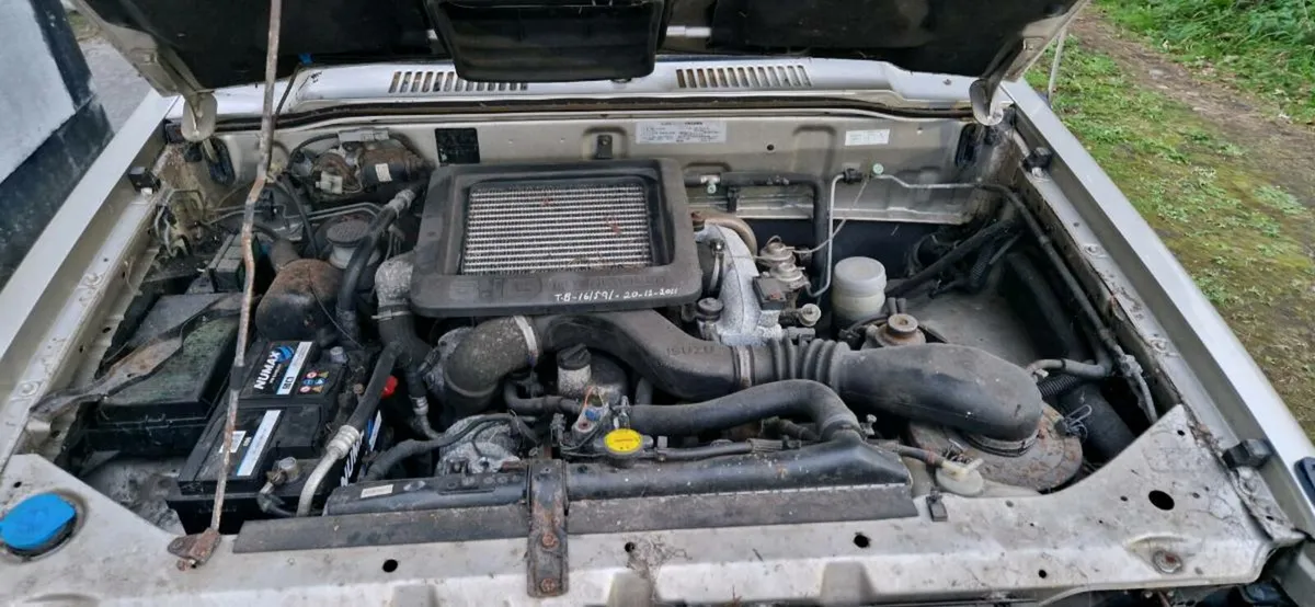 Isuzu Trooper - Image 3