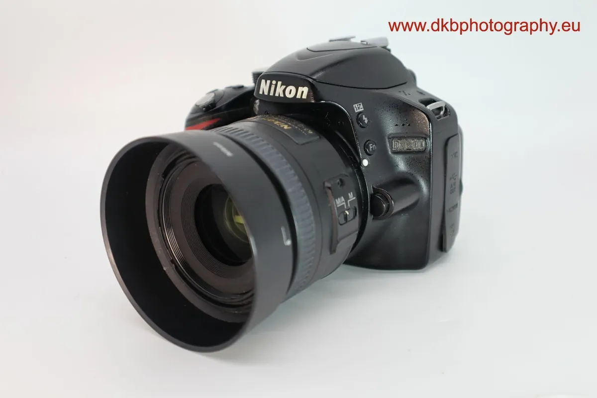 NIKON D3200 CAMERA & NIKON DX AF-S 35mm F1.8G LENS - Image 4