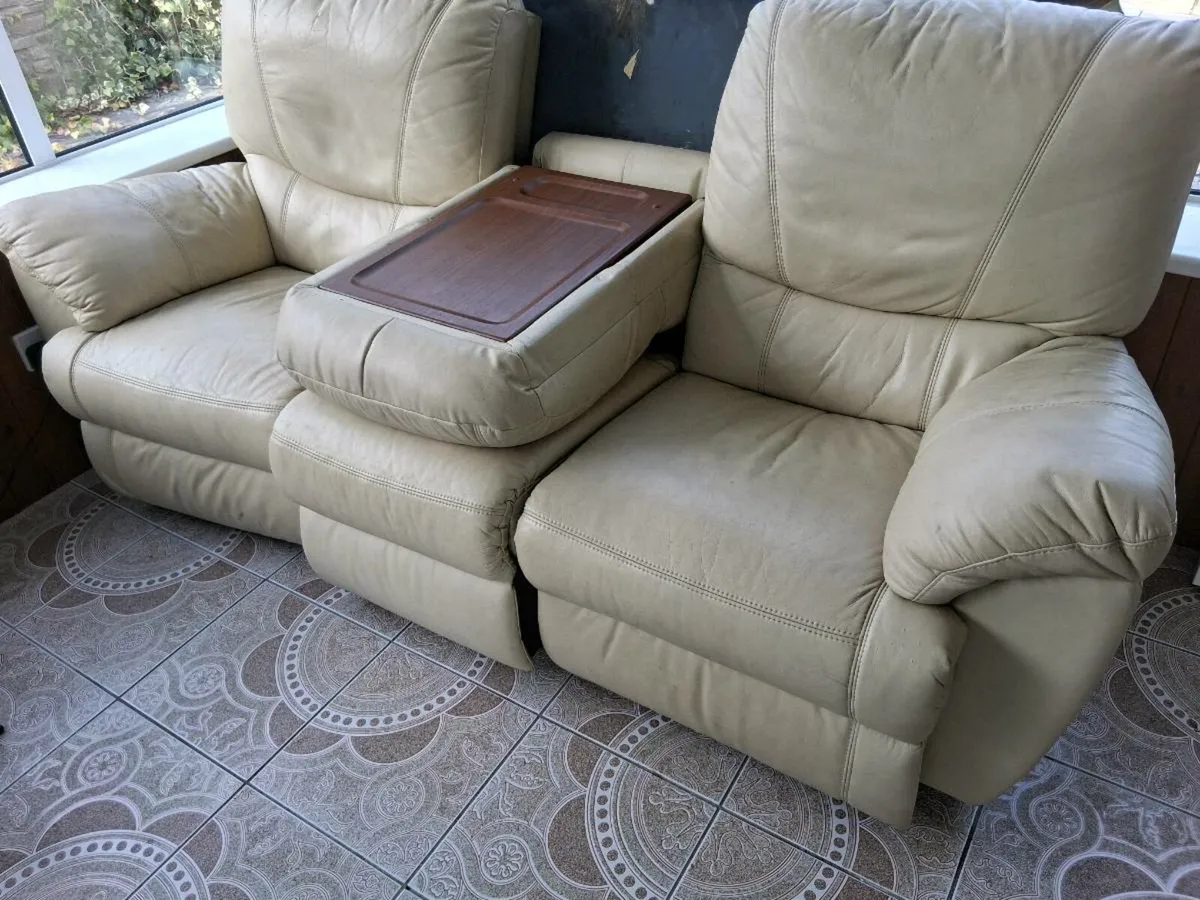 3 seater leather recliner sofa - Image 1