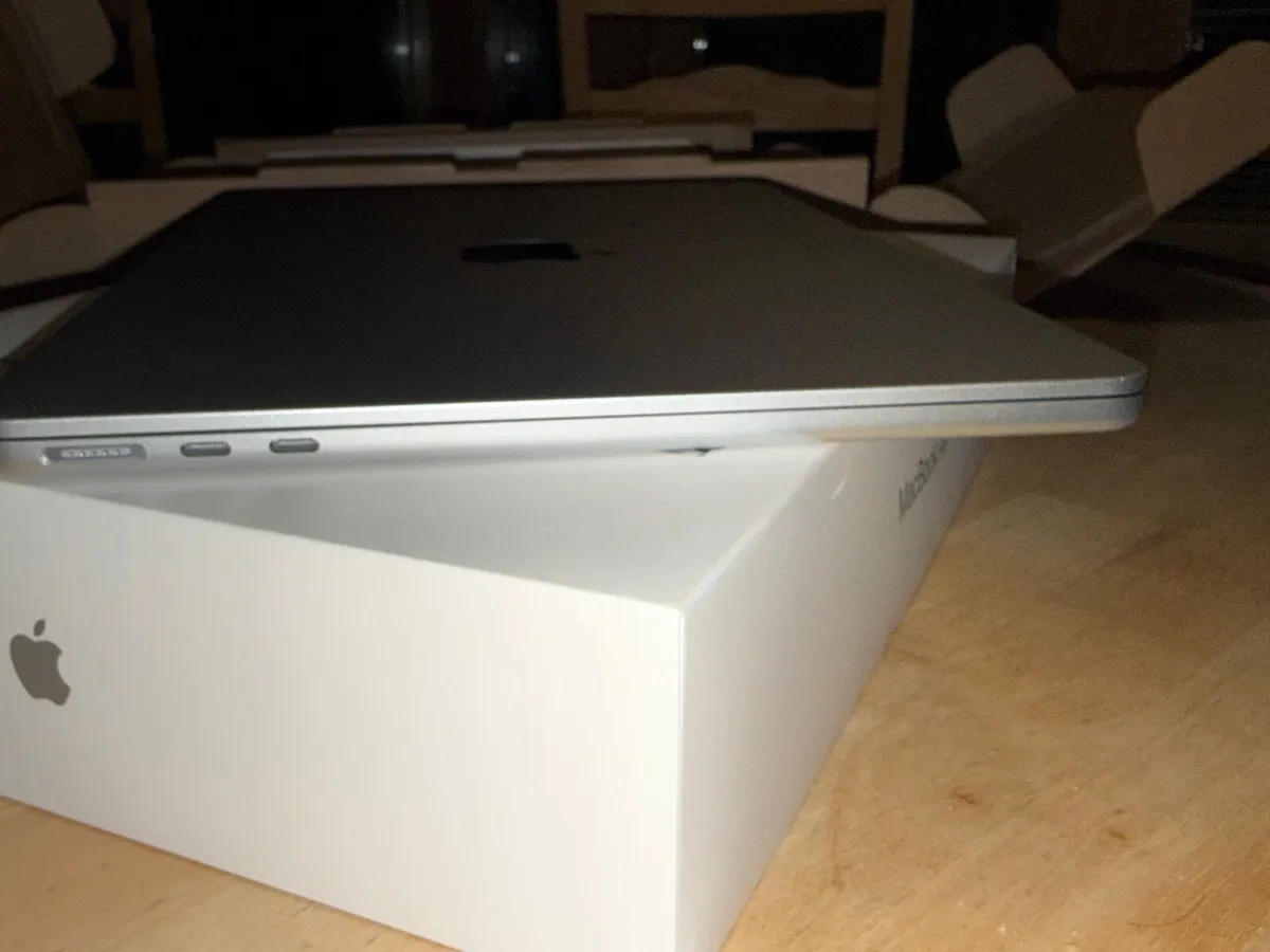 MacBook Air M3 - Image 4