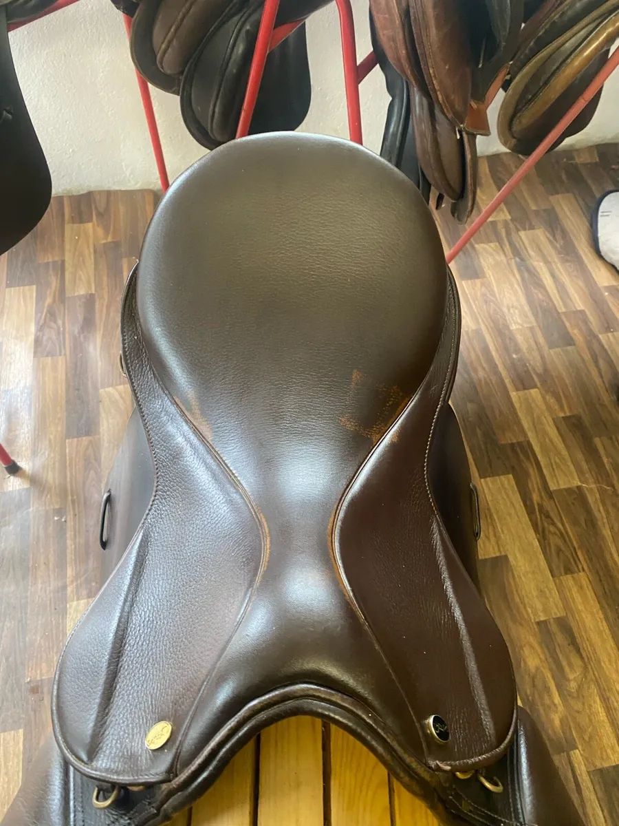 GFS 18” Medium wide brown Leather saddle - Image 4