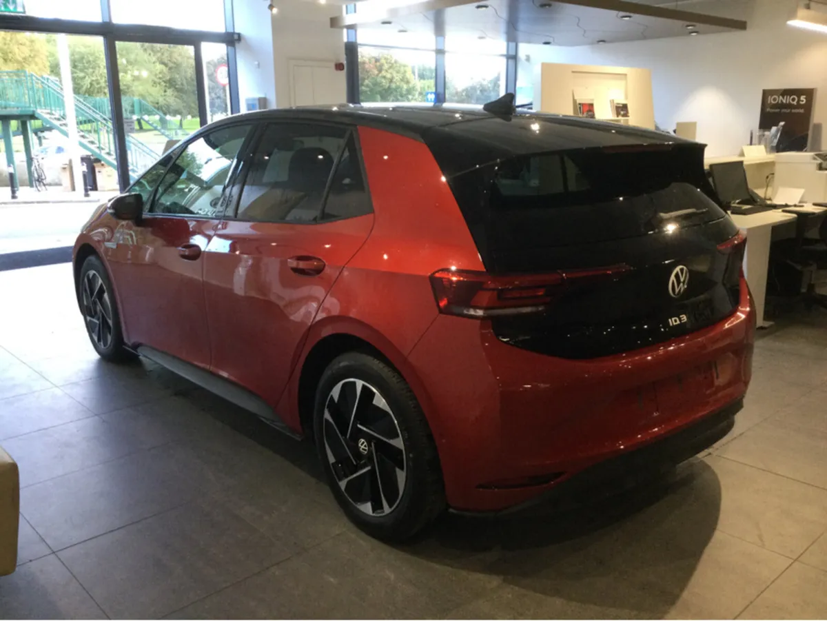 Volkswagen ID.3 LIFE PRO ** Only 11k kms ** - Image 3