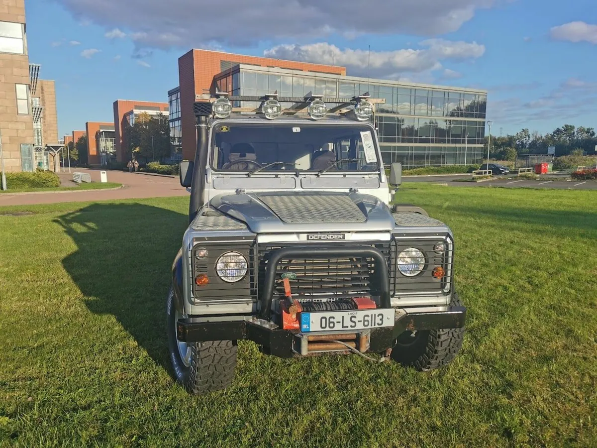 Land Rover Defender 2006 - Image 4