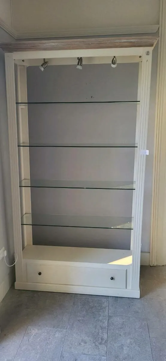 Shop fittings and secuity - Image 3