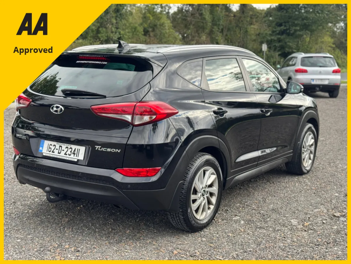 Hyundai Tucson IX35 EXECUTIVE 5DR - Image 2
