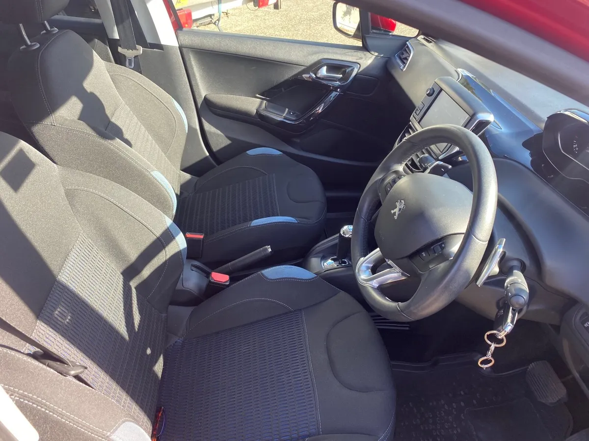 Peugeot 208 2016 - Image 4