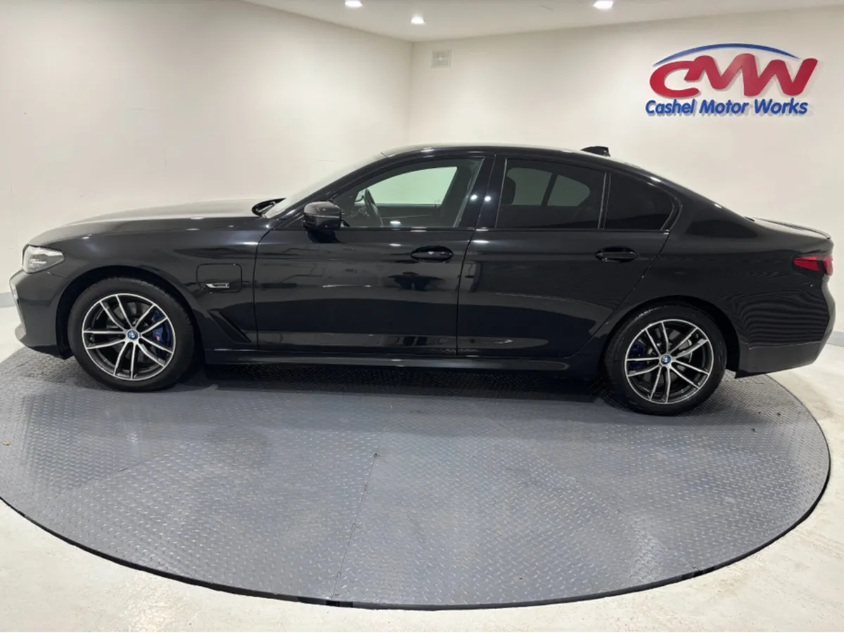 BMW 5-Series M SPORT AUTO 530E**COMFORT PACK**PLUG - Image 4