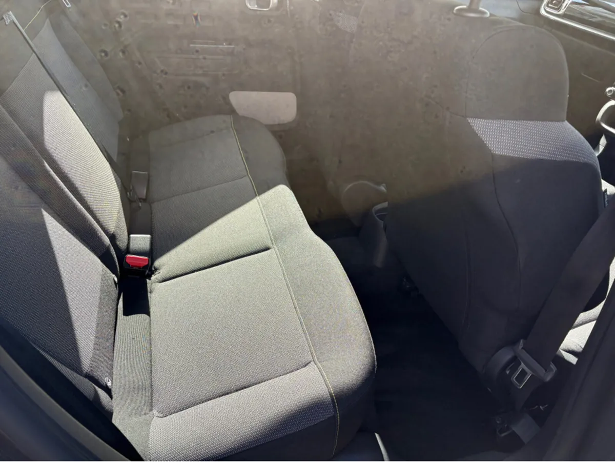 Citroen C3 FEEL EXCLUSIVE 1.2 PURETECH 83 4 4DR - Image 3