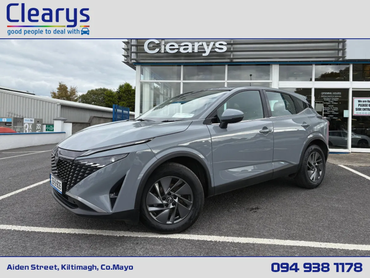 Nissan Qashqai 1.3 MHEV SV MY24 4DR - Image 1