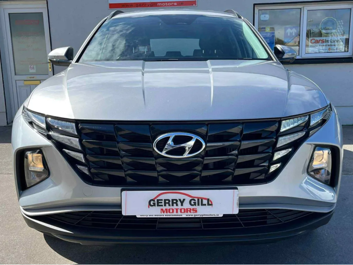 Hyundai Tucson EXECUTIVE 5DR  * REVERSE CAMERA * - Image 2