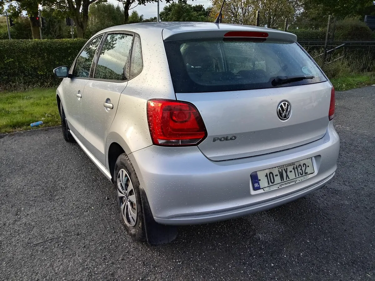Volkswagen Polo 2010 - Image 2
