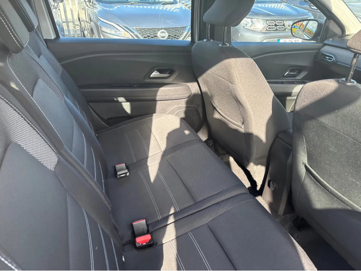 Dacia Jogger COMFORT TCE 110 5DR 7 Seater - Image 2